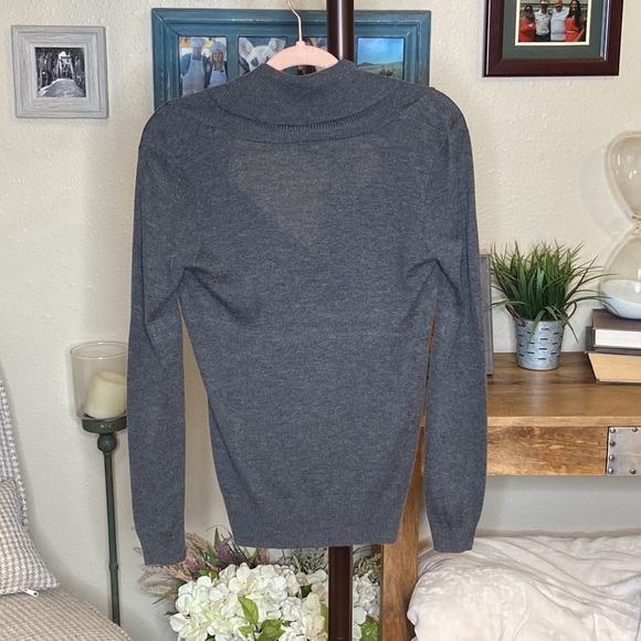Joie | Collared Cashmere Wool Blend V Neck Cozy Sweater in Gray Size XS - Picture 5 of 15